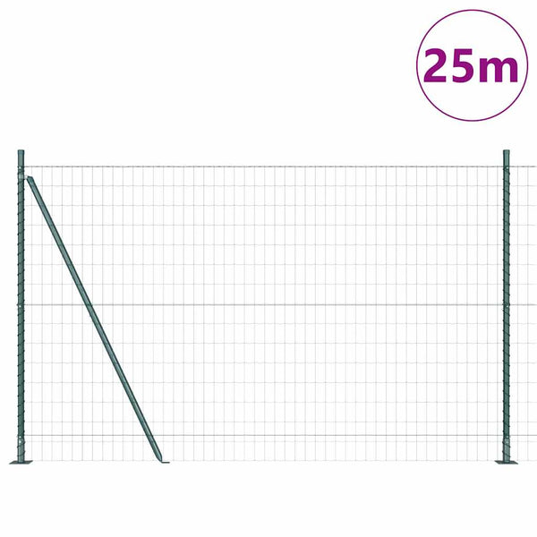 Euroaita betoniin perustuen 25 x 1,2 m PVC-pinnoitettu teräs