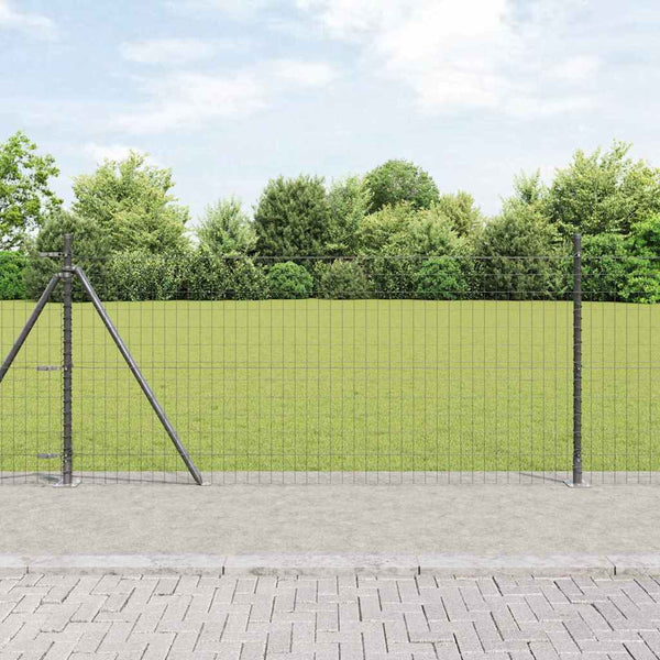 Euroaita betoniin perustuen 10 x 0,8 m PVC-pinnoitettu teräs