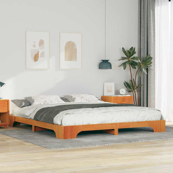 Sängyn runko 200 x 220 cm ruskeasta massiivisesta mänty materiaalista
