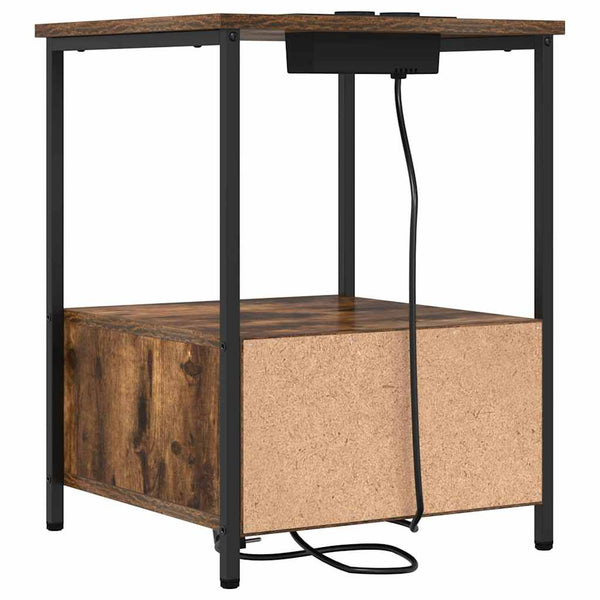 Yöpöytä, jossa on latausasema Savutammi Tekninen puu