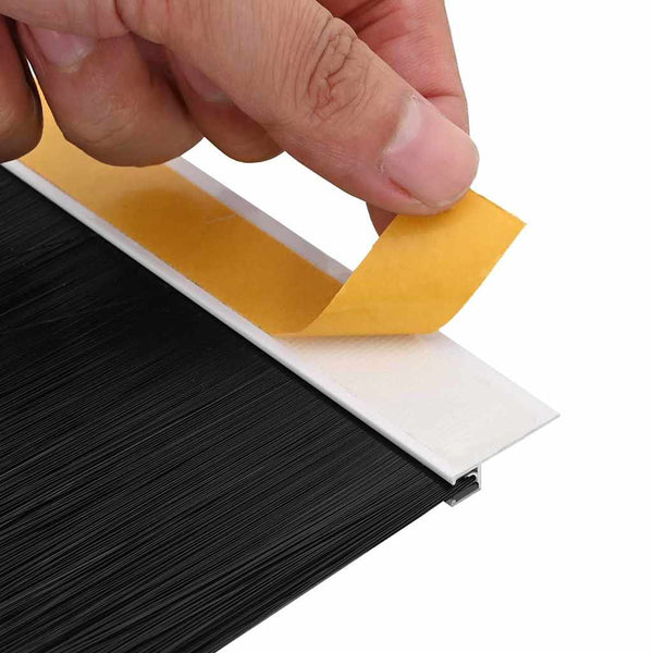 2 kappaletta 100 cm itsekiinnittyviä oven harjatiivisteitä Valkoinen