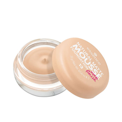 Natural matte mousse-meikinpohjustus #13 16 gr - ESSENCE