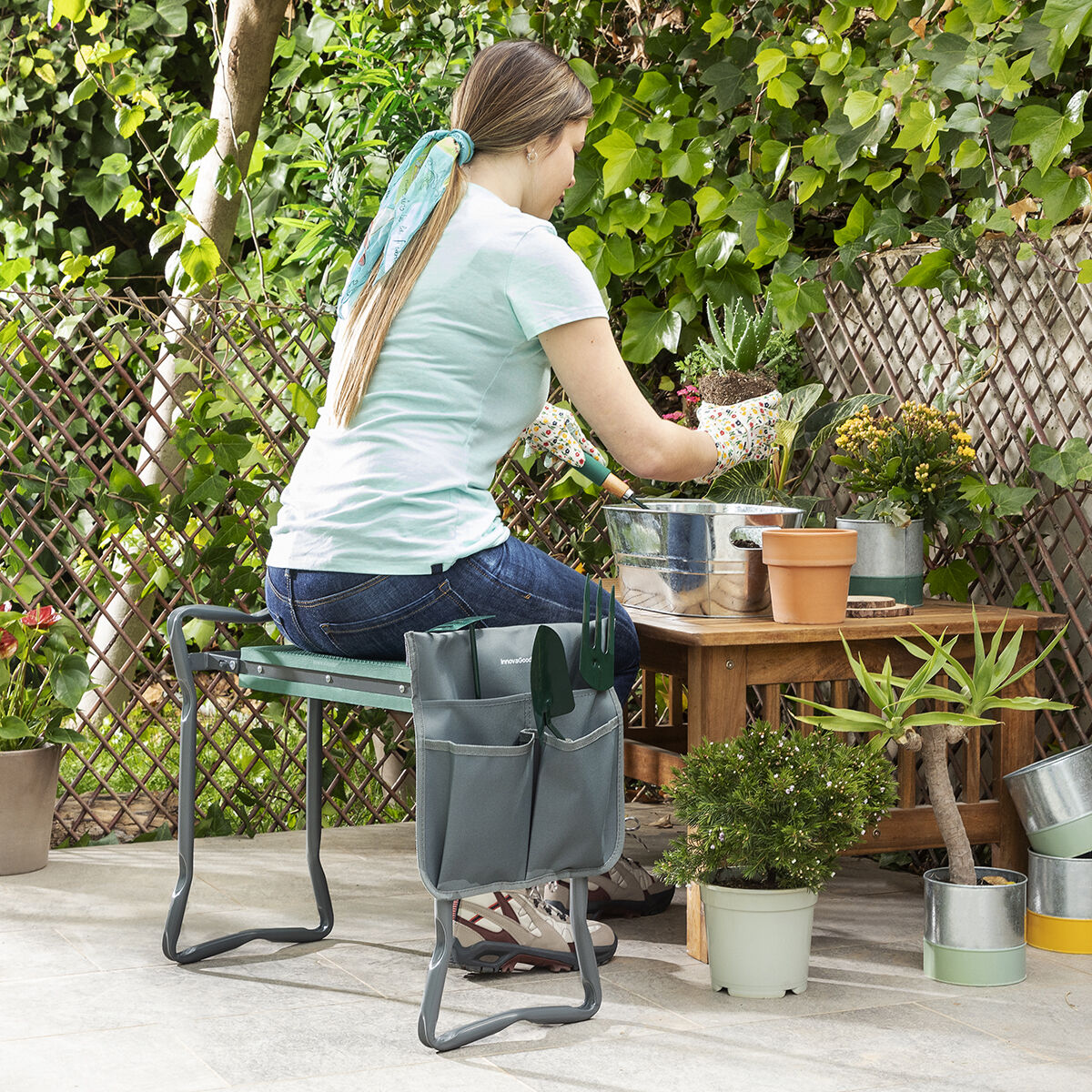 InnovaGoods 3-in-1 Taitettava Puutarhaistuin Työkalupussilla
