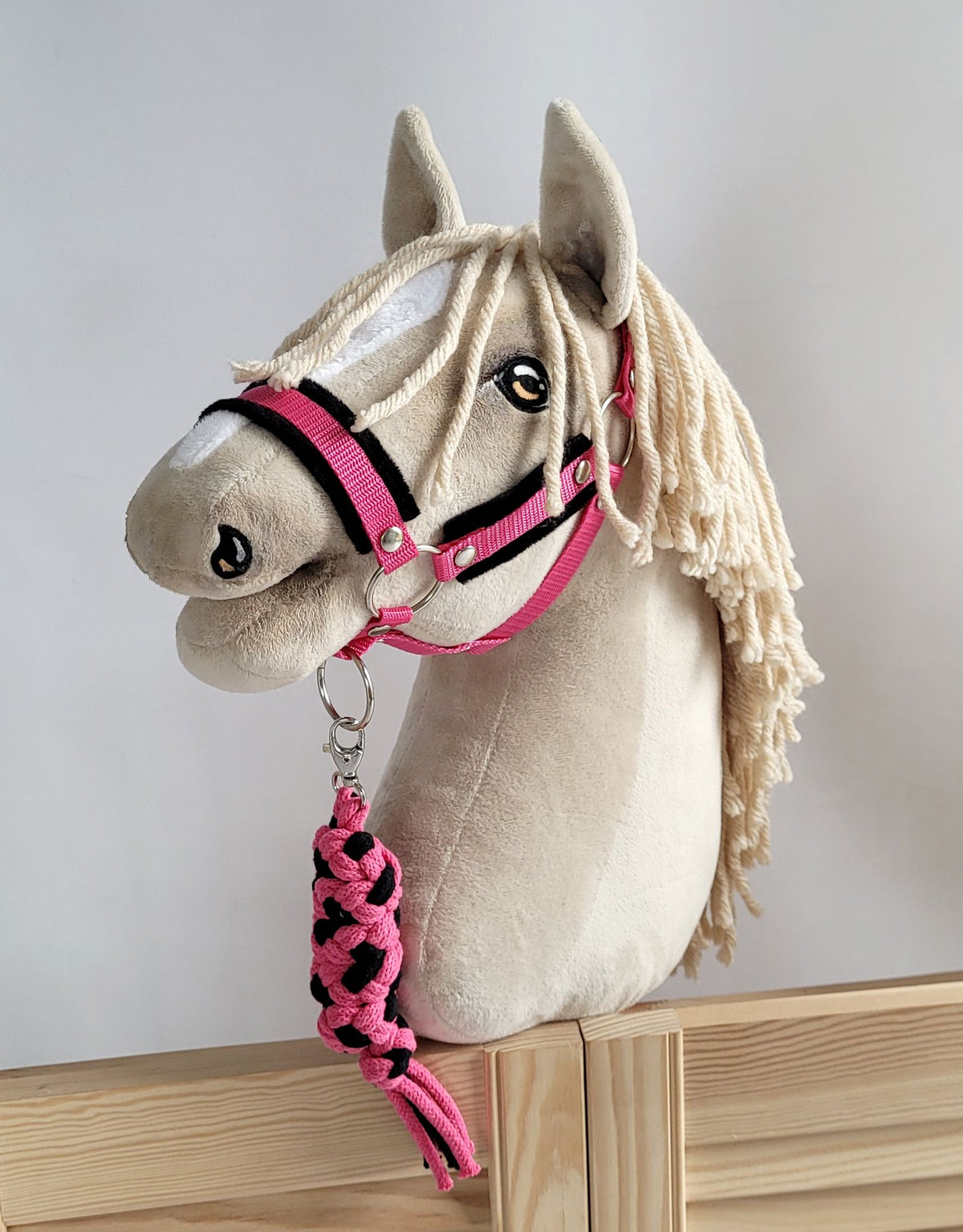 Keppihevosen riimunaru - Black-Dark pink