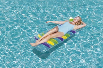 Bestway 43124 -dmuchany ilmapatja, jossa on värikkäät aallot. Koko 185cm x 69cm.