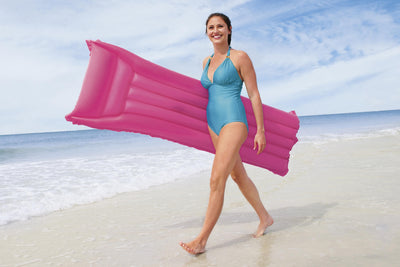 Bestway 44007 -merkkinen sininen rantapatja, mitat 183cm x 69cm.