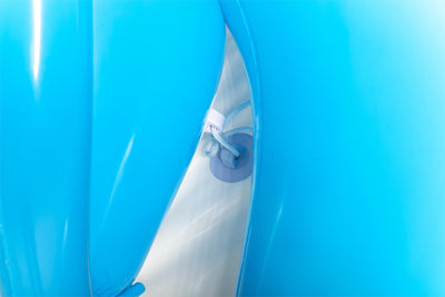 Sateenkaarenvärinen Puhallettava Leikkiallas Liukumäellä 257cm