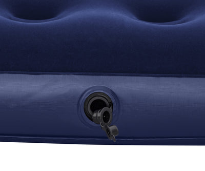 Bestway 67000 -makuualusta, mitat 188cm x 76cm x 22cm. Kuvassa on sininen makuualusta, jossa on puhallusventtiili ja mukana tuleva korjaussarja.