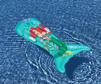 Bestway 9101F Little Mermaid -uimapatja. Mitat 158cm x 81cm. Pääosassa Pieni Merenneito -hahmo.