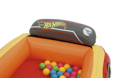 Bestway Hot Wheels -palloallas lapsille. Mitat 53 x 39 x 17,135 metriä.