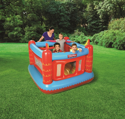 Bestway Fisher-Price -merkkinen ilmapatjalla täytettävä pomppulinna, koko 175cm x 173cm x 135cm.