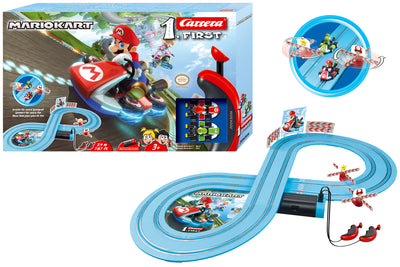 Carrera First -autorata, jossa on Nintendo Mario Kart -teema. Radalla on Mario ja Yoshi -hahmot. Sopii yli 24 kuukauden ikäisille lapsille.
