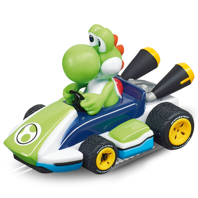 Carrera First -autorata, jossa Nintendo Mario Kart -teemalla varustetut autot: Mario ja Yoshi. Ikäsuositus 2 vuodesta ylöspäin.
