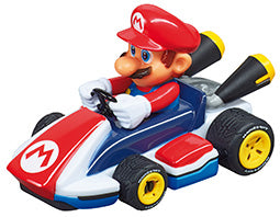Carrera First -autorata, jossa Nintendo Mario Kart -teemalla varustetut Mario ja Luigi -autot.
