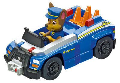 Paw Patrol -aiheinen Carrera First -autorata, jossa on 3,5 metriä rataa ja kilpa- ja pelastusteema.