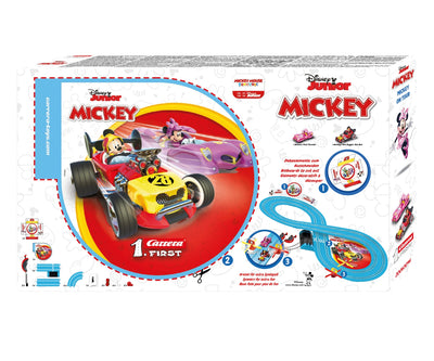 Carrera First 20063046 Mickey on Tour -autorata, jossa Mickey Mouse -hahmot.