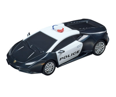 Carrera GO! Speed 'n Chase -autorata, jossa kaksi autoa kilpailee toisiaan vastaan 53 metrin radalla.