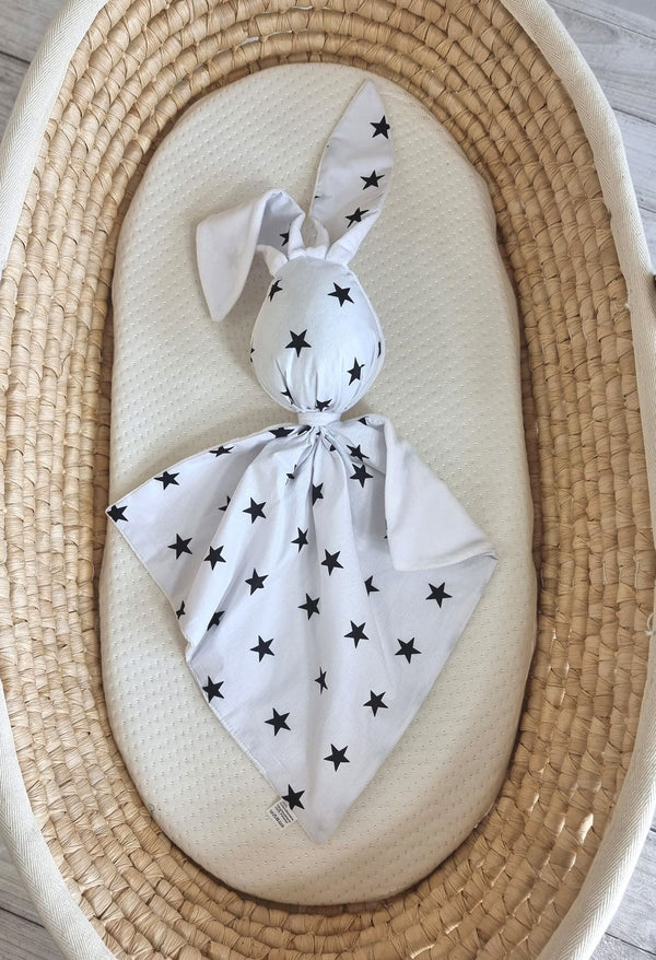 Bobono - Doudou pehmeä pupu kaksipuolinen puuvilla ja minky - mustat tähdet - valkoinen