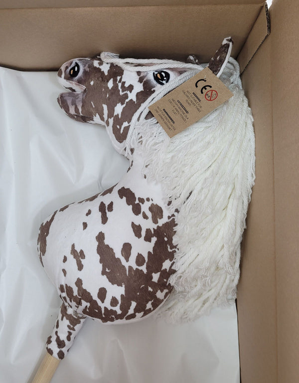 Super Hobby Horse - Super Hobby Horse Premium keppihevonen ruskea leopardihevonen valkoisella harjalla A3