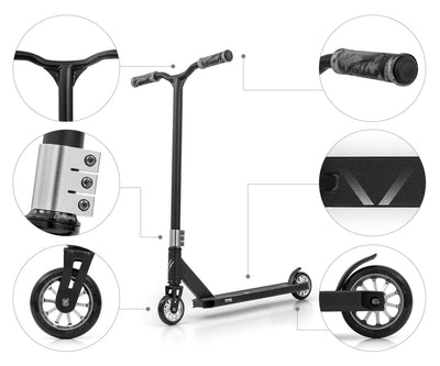 Hopeanvärinen temppuscooteri, MMX Raptor, seisoo ulkona asfaltilla. Scooterissa on mustat kahvat ja pyörät, ja sen runko on korkealaatuista metallia.