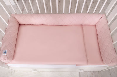 2-in-1 - Unipesä ja reunapehmuste - pastel pink