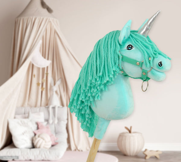 Super Hobby Horse - Hobby Horse yksisarvinen kepillä minttu mintunvärisellä harjalla ja hopeisella sarvella A4