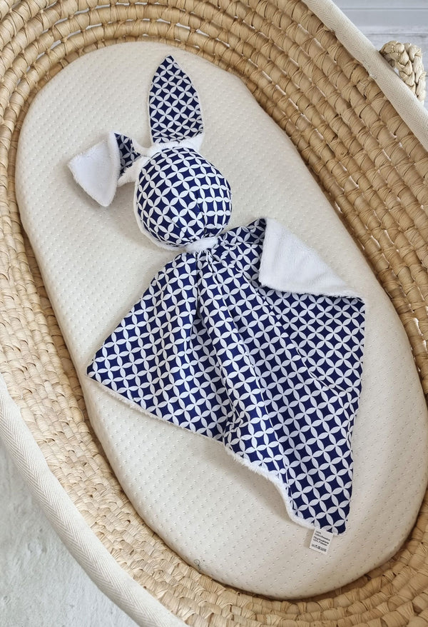 Bobono - Doudou pehmopupu kaksipuolinen puuvilla ja minky - Mini rosette tummansininen - valkoinen