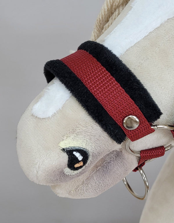 Super Hobby Horse - Hobby Horse A3 -riimu mustalla tekoturkiksella ja naruriimu musta-viininpunainen