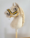 Super Hobby Horse - Hobby Horse riimusetti A3 mustalla tekoturkiksella ja naruriimunnarulla musta-kullanruskea