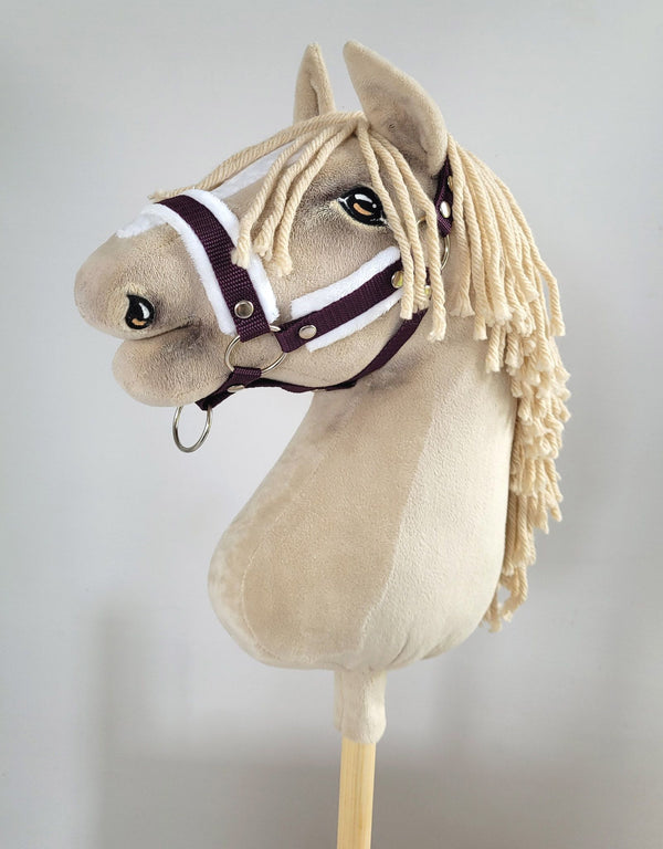 Super Hobby Horse - Hobby Horse riimusetti A3 valkoisella tekoturkiksella + narusta tehty riimunnaru valkoinen-luumu