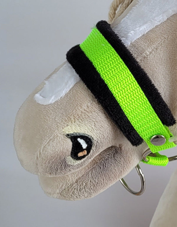 Super Hobby Horse - Hobby Horse A3 -riimusetti mustalla karvalla ja naruriimulla neonvihreä/musta