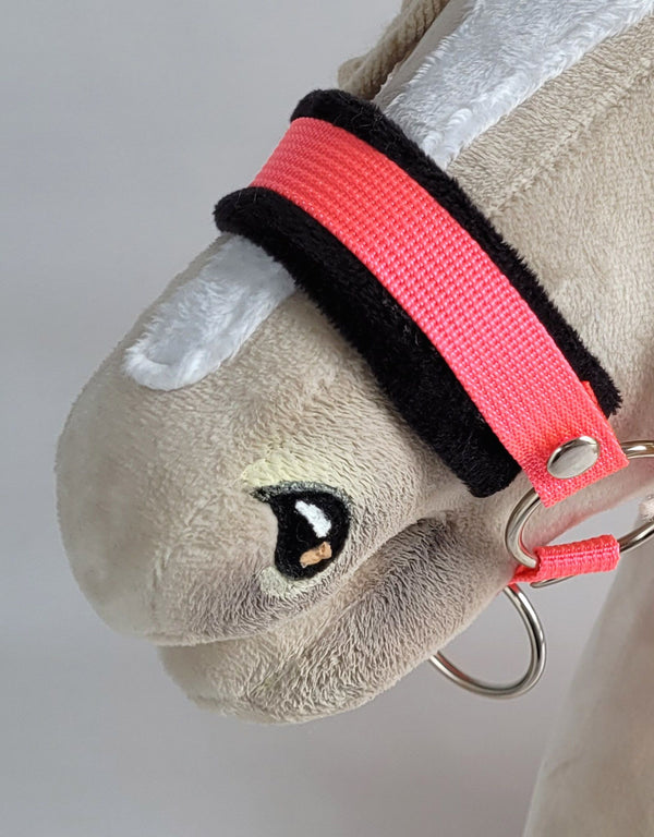 Super Hobby Horse - Hobby Horse A3 riimu mustalla tekoturkiksella ja naruriimu neonpinkki/musta