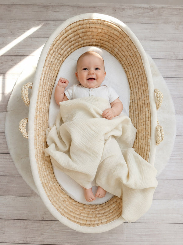 My Sweet Baby - Lasten musliinipeitto tupsuilla - kermanvärinen