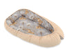 Bobono - Bobono Premium Cocoon kaksipuolinen vauvan pesä voikukat harmaa/beige