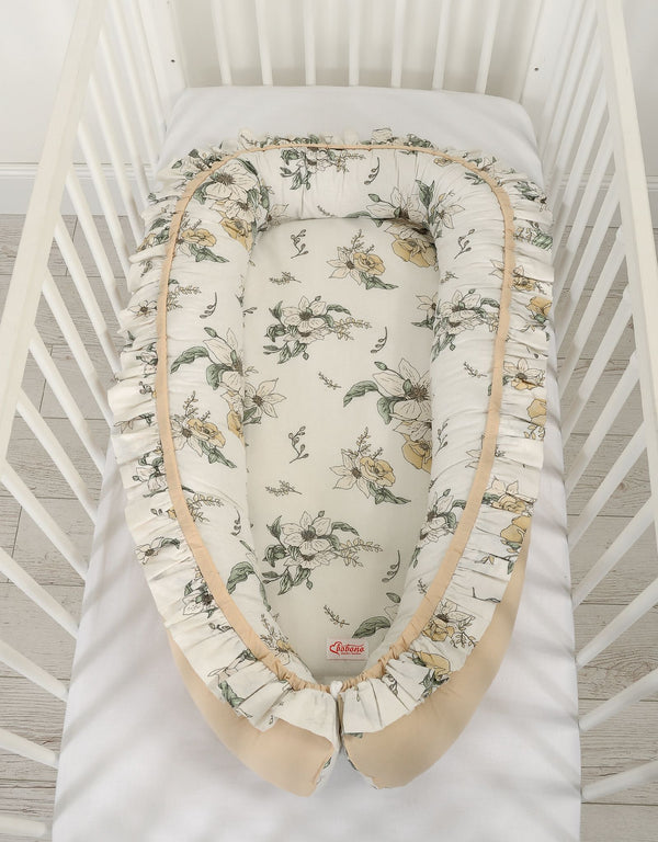 Bobono - Premium vauvan pesä Cocoon röyhelöllä - Clematis beigeällä