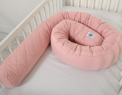 2-in-1 - Unipesä ja reunapehmuste - pastel pink