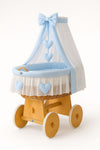 My Sweet Baby - Amelie punottu Moses-kori katoskehdolla - luonnollinen + sininen vuodevaatteet