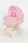 My Sweet Baby - Amelie Moses Basket -kehto korikuvulla, valkoinen + vaaleanpunaiset vuodevaatteet