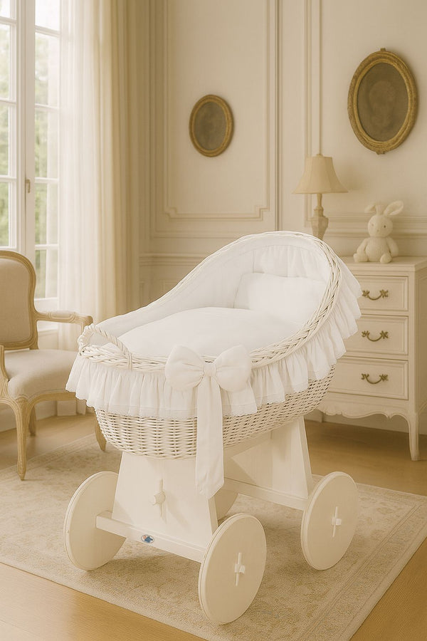 My Sweet Baby - Carina Moses Basket -kehtokori kupukuomulla, valkoinen + valkoiset vuodevaatteet