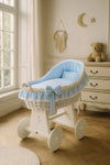 My Sweet Baby - Carina Moses Basket -kehtokori korikuvulla, valkoinen + sininen vuodevaatteet