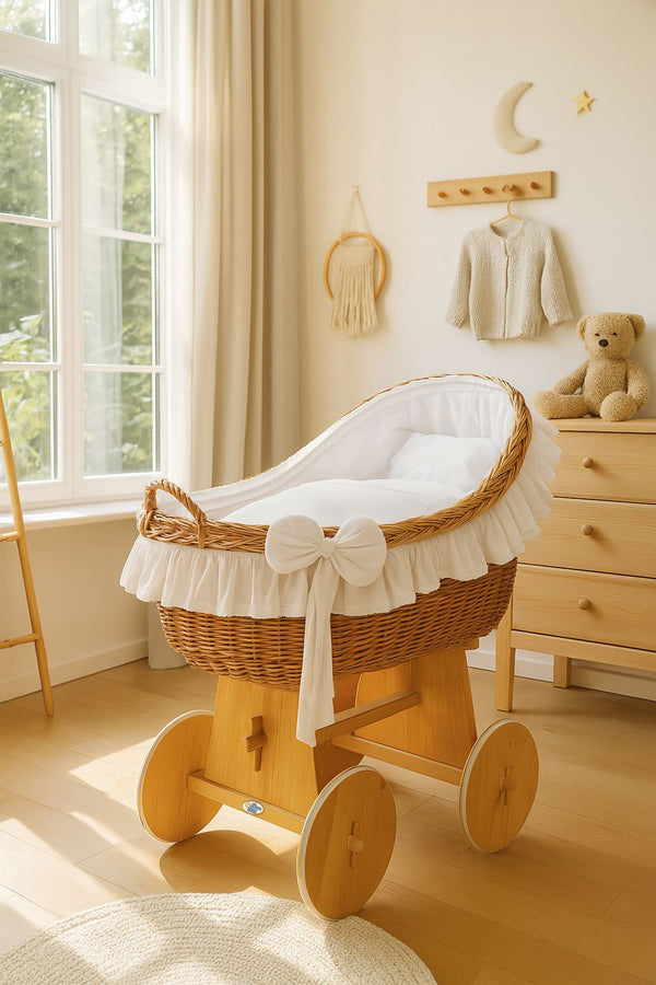 My Sweet Baby - Carina korikehto hupulla - luonnonvärinen + valkoiset vuodevaatteet