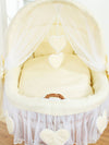 My Sweet Baby - Amelie korikätky keinukuvulla - luonnollinen + kermanvärinen vuodevaatesetti