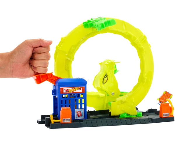 Mix - Hot Wheels Käärmesilmukka -autorata
