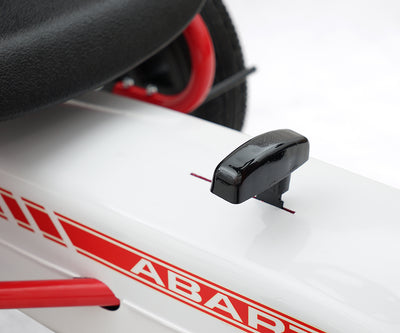 Pedal Go-Kart Abarth valkoisena.