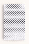 Bobono - Puuvillalakana 140x70 cm - valkoinen mustilla pilkuilla