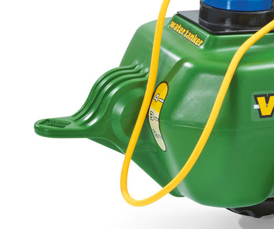 Vihreä Rolly Toys -merkkinen cysterna-rolly-vacumax -leikkivehje, jossa on pumppu ja letkut.