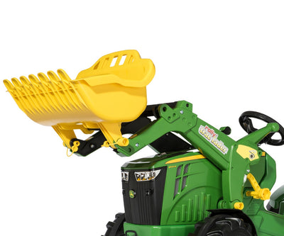 John Deere 8400R -traktori Rolly X-trac Premium -mallistosta, jossa mukana myös etukuormaaja.