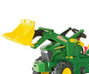 Rolly Toys 710126 traktori, Rolly Farmtrac John Deere, kauhalla ja pumppupyörillä.