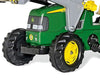 Rolly Toys -merkkinen traktori, Rolly Junior John Deere, keltaisena. Mukana kauha ja perävaunu.