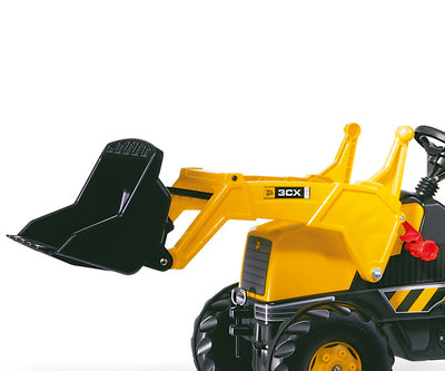 Punainen Rolly Toys -traktori Junior JCB -merkillä varustettuna, mukana myös kauha ja peräkärry.
